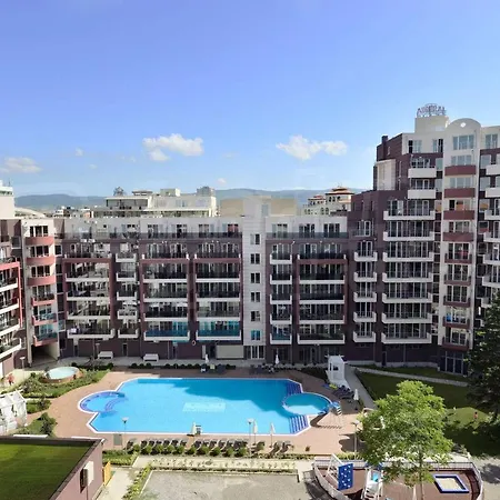 Admiral Plaza C 45 One Bedroom Апартаменты